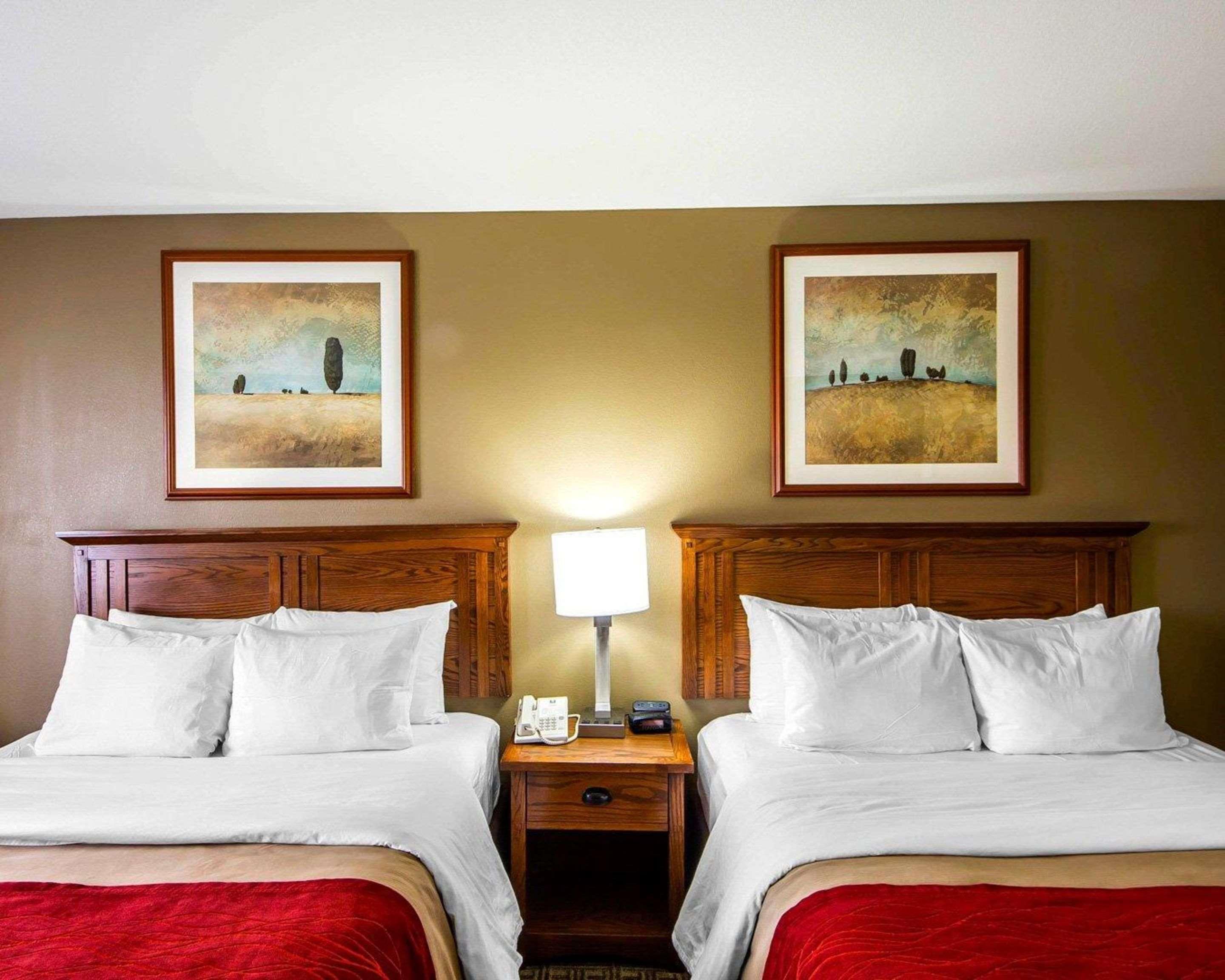 Hotel Comfort & Ponca Near Marland Mansion