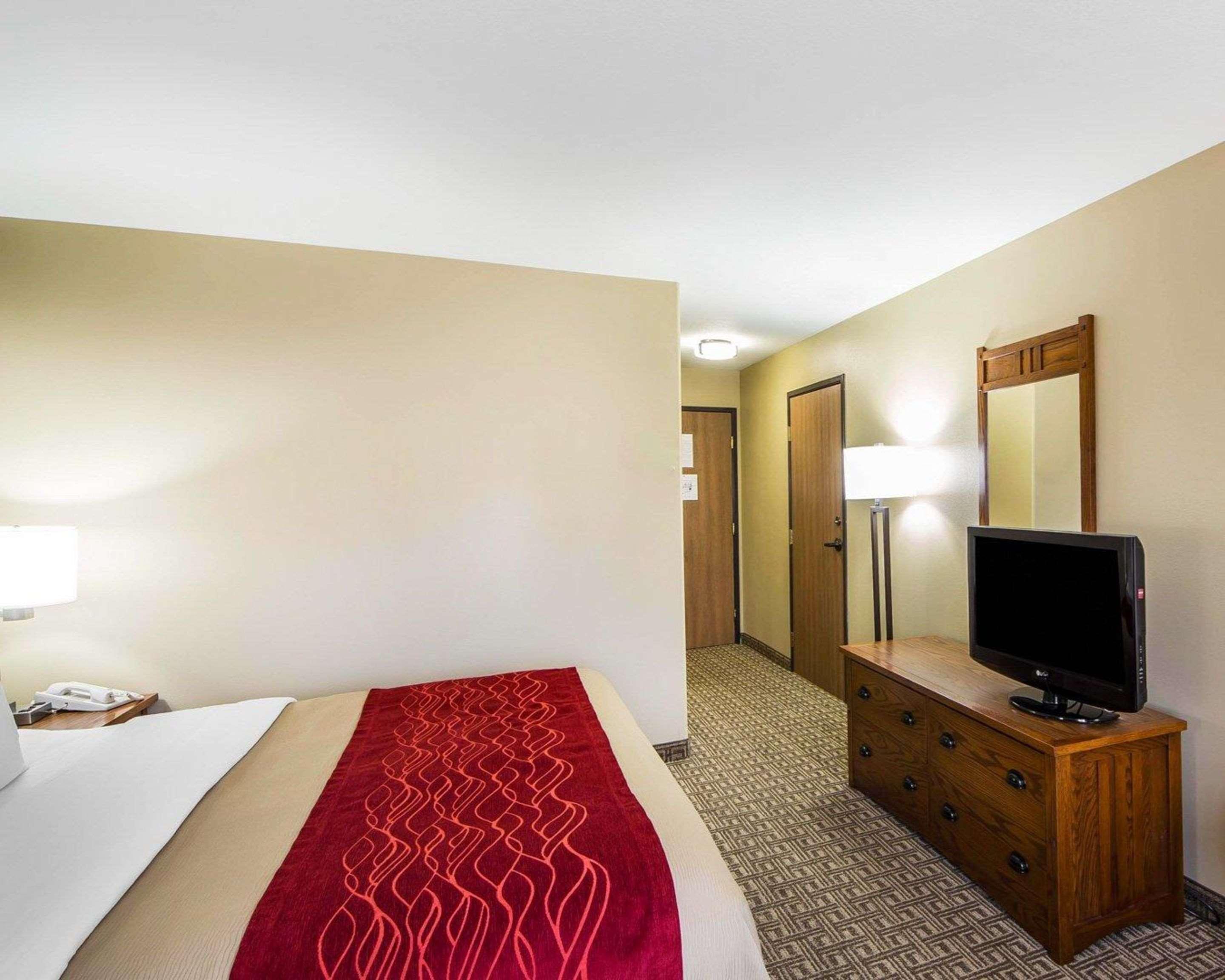 Hotel Comfort & Ponca Near Marland Mansion