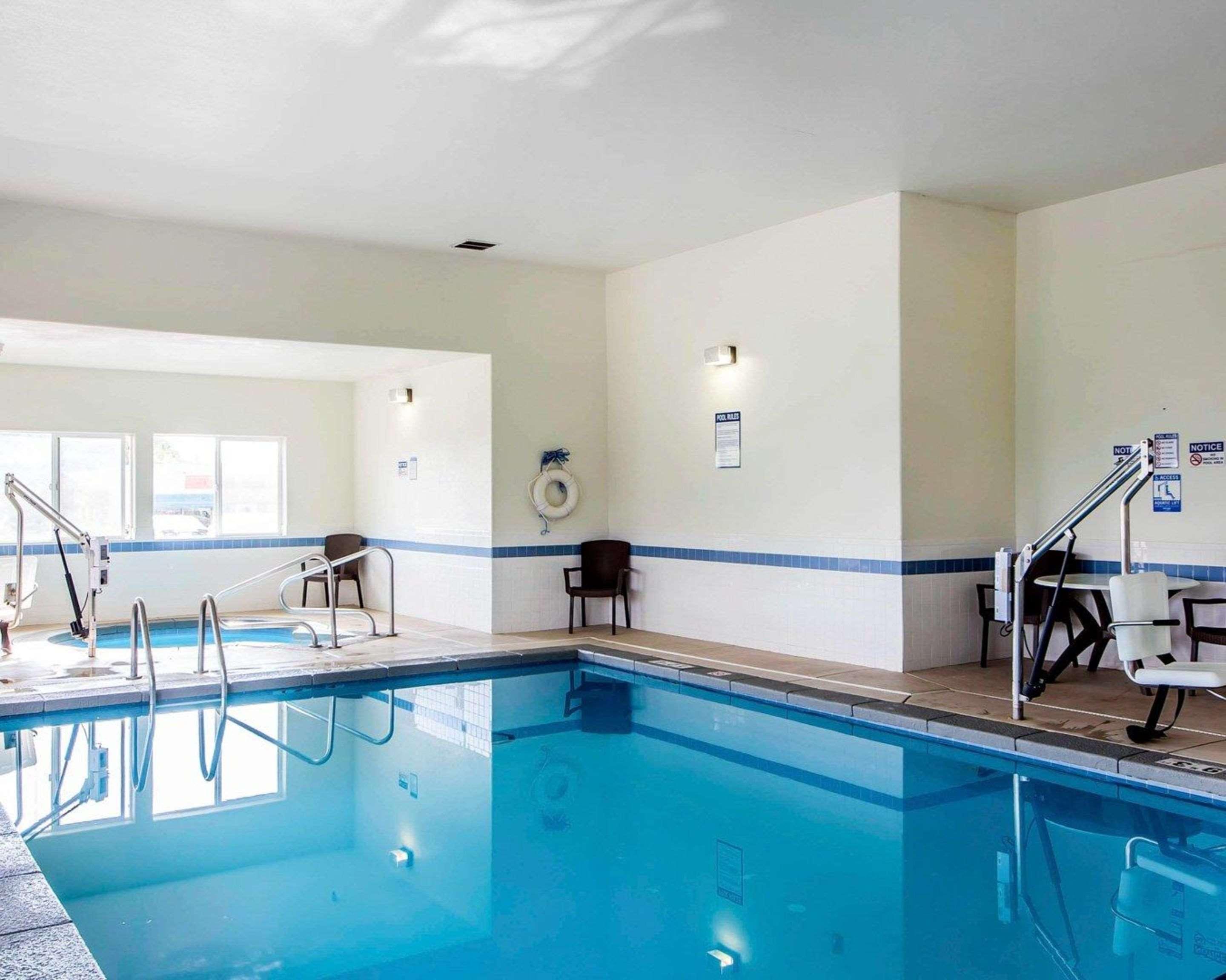 Hotel Comfort & Ponca Near Marland Mansion 3*