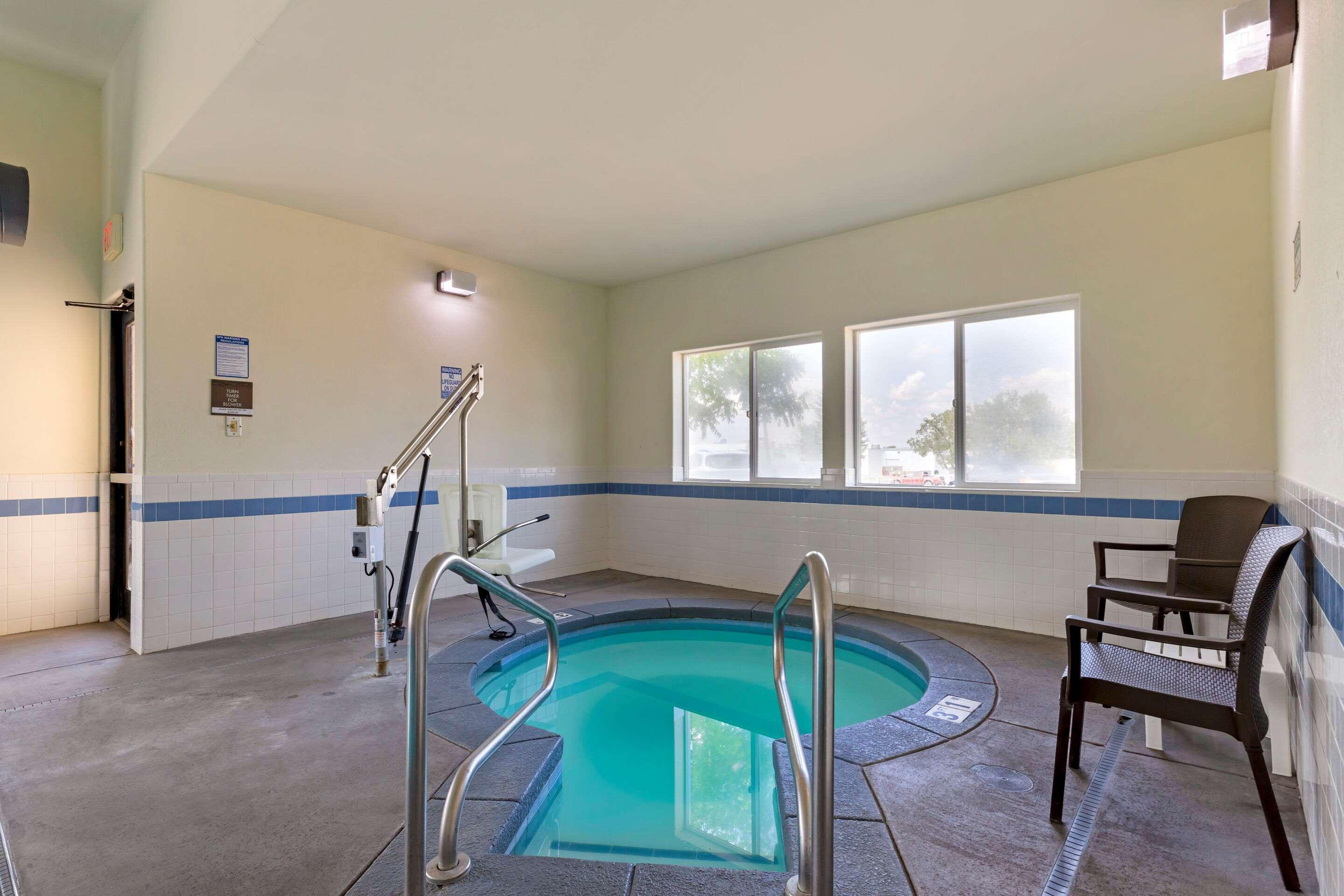 Comfort & Ponca Near Marland Mansion Hotel 3*
