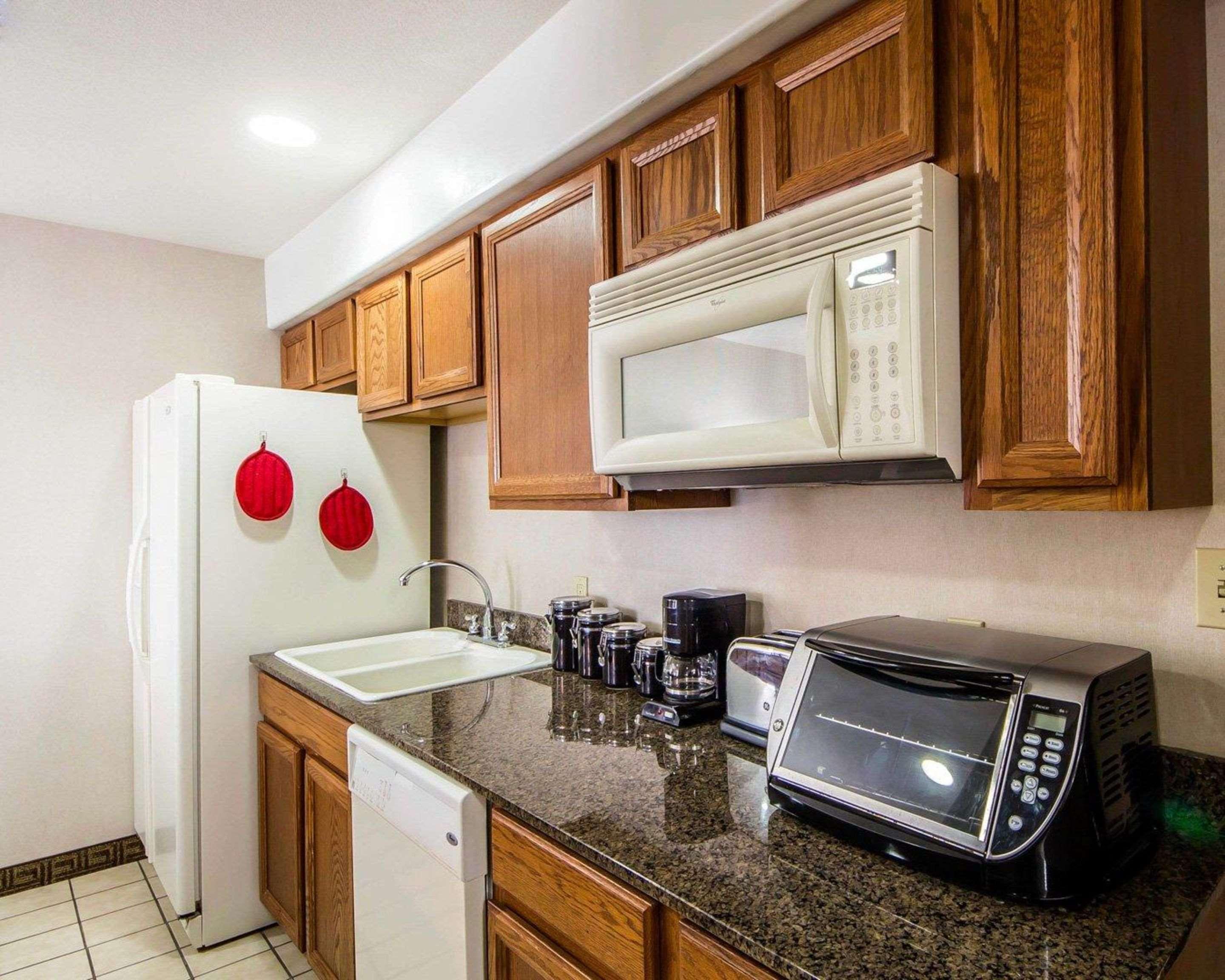 Hotel Comfort & Ponca Near Marland Mansion 3*