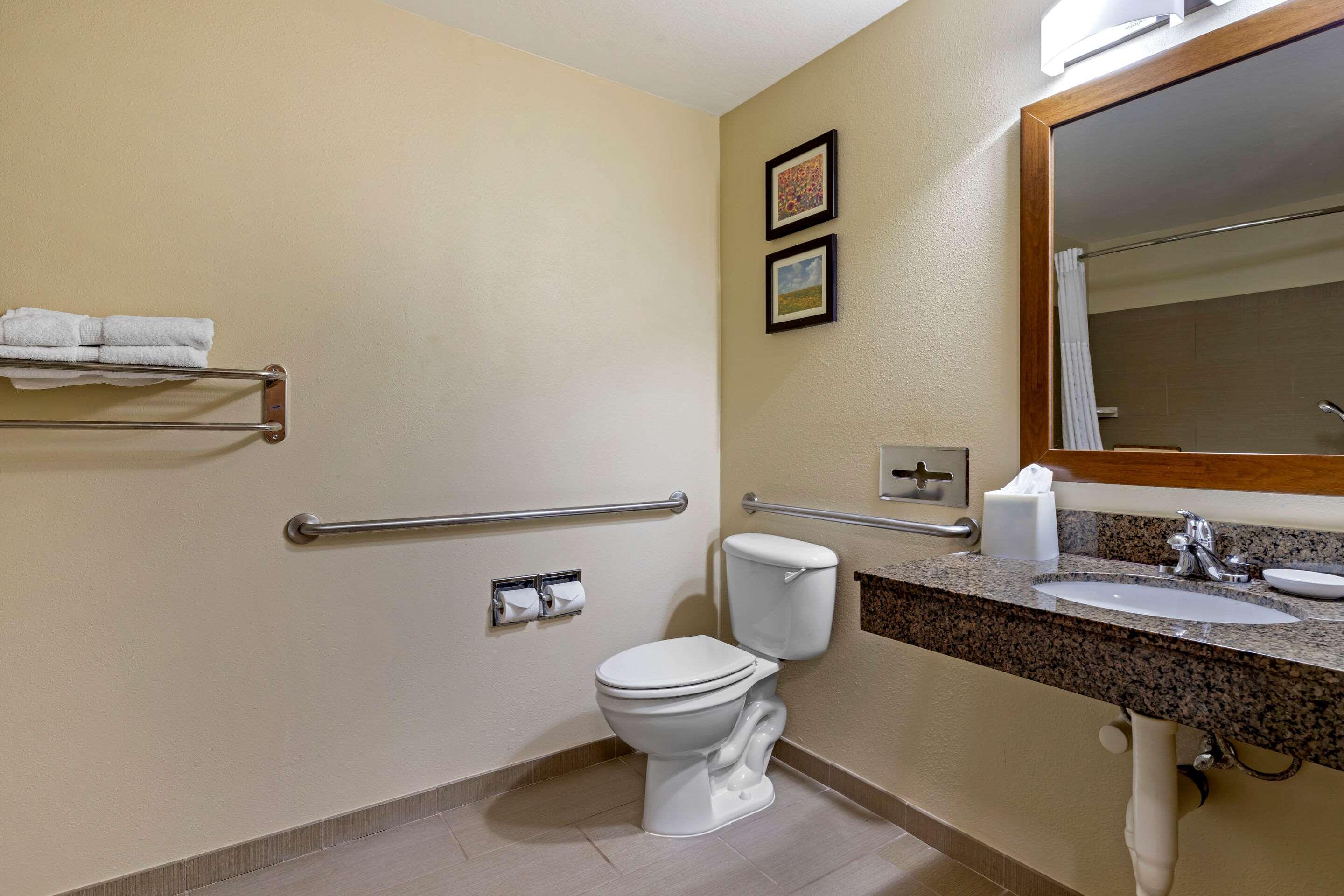 Comfort & Ponca Near Marland Mansion Hotel 3*