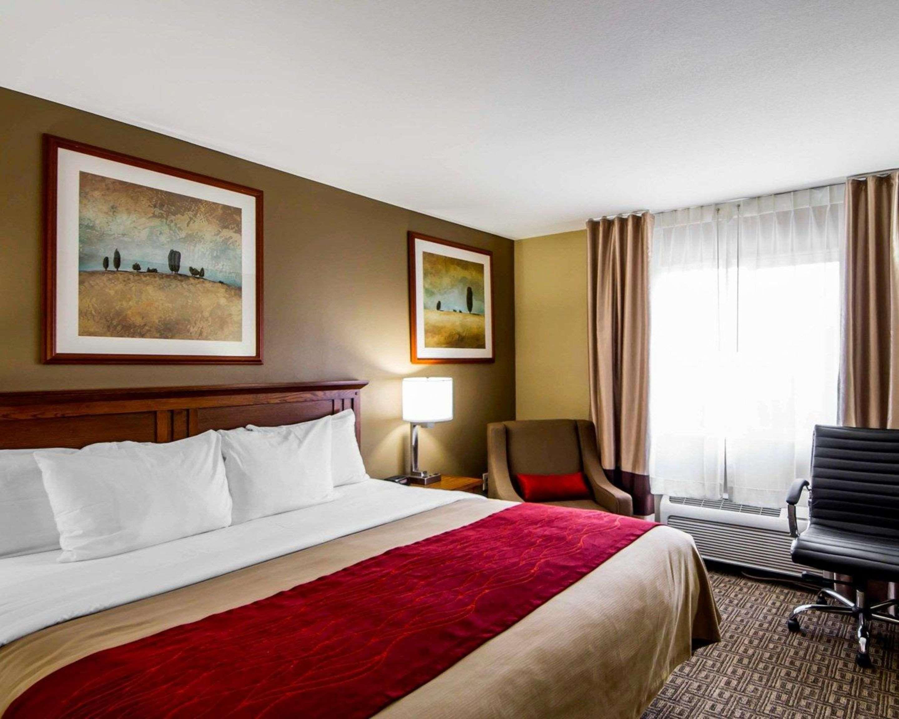 Hotel Comfort & Ponca Near Marland Mansion 3*