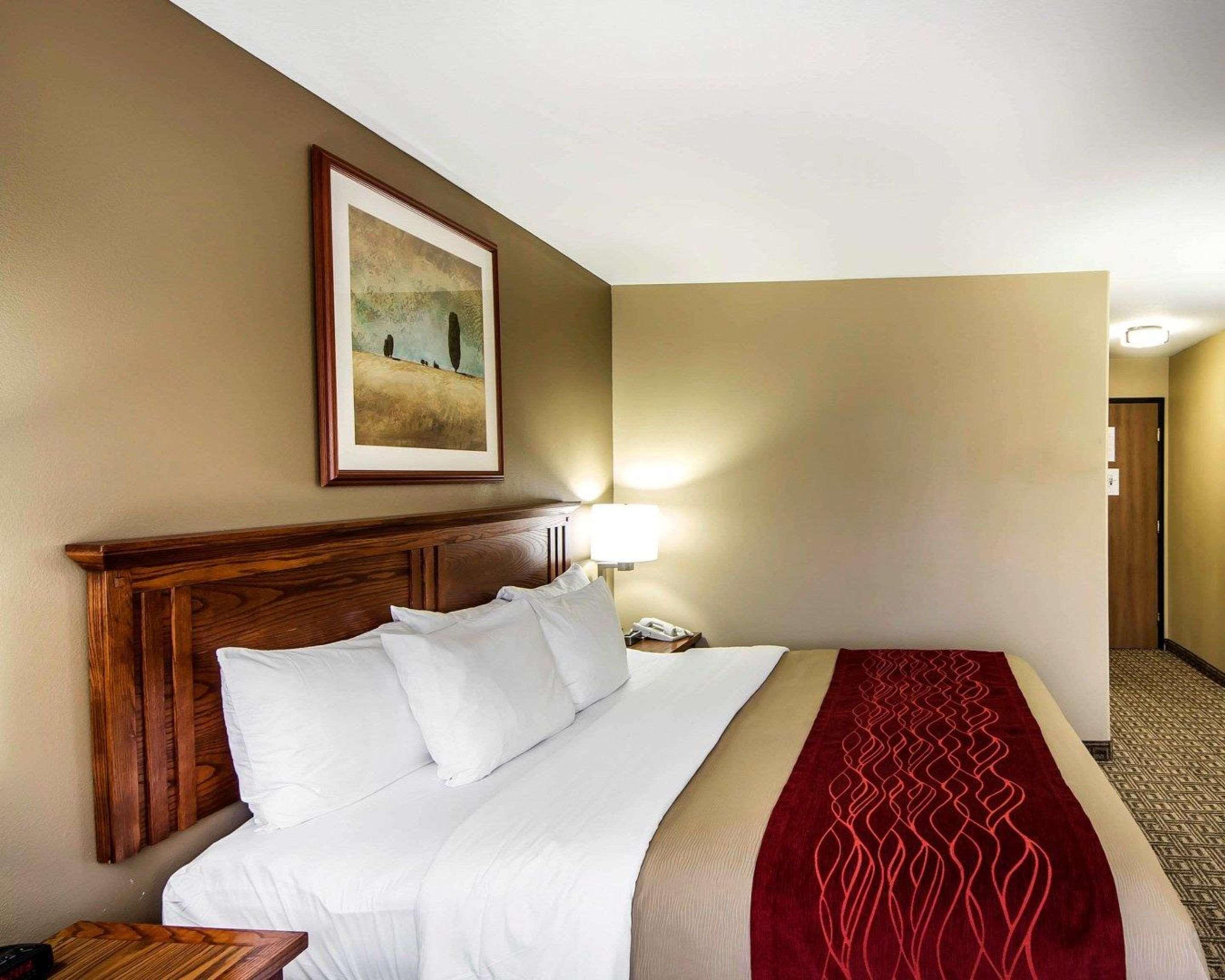 Hotel Comfort & Ponca Near Marland Mansion
