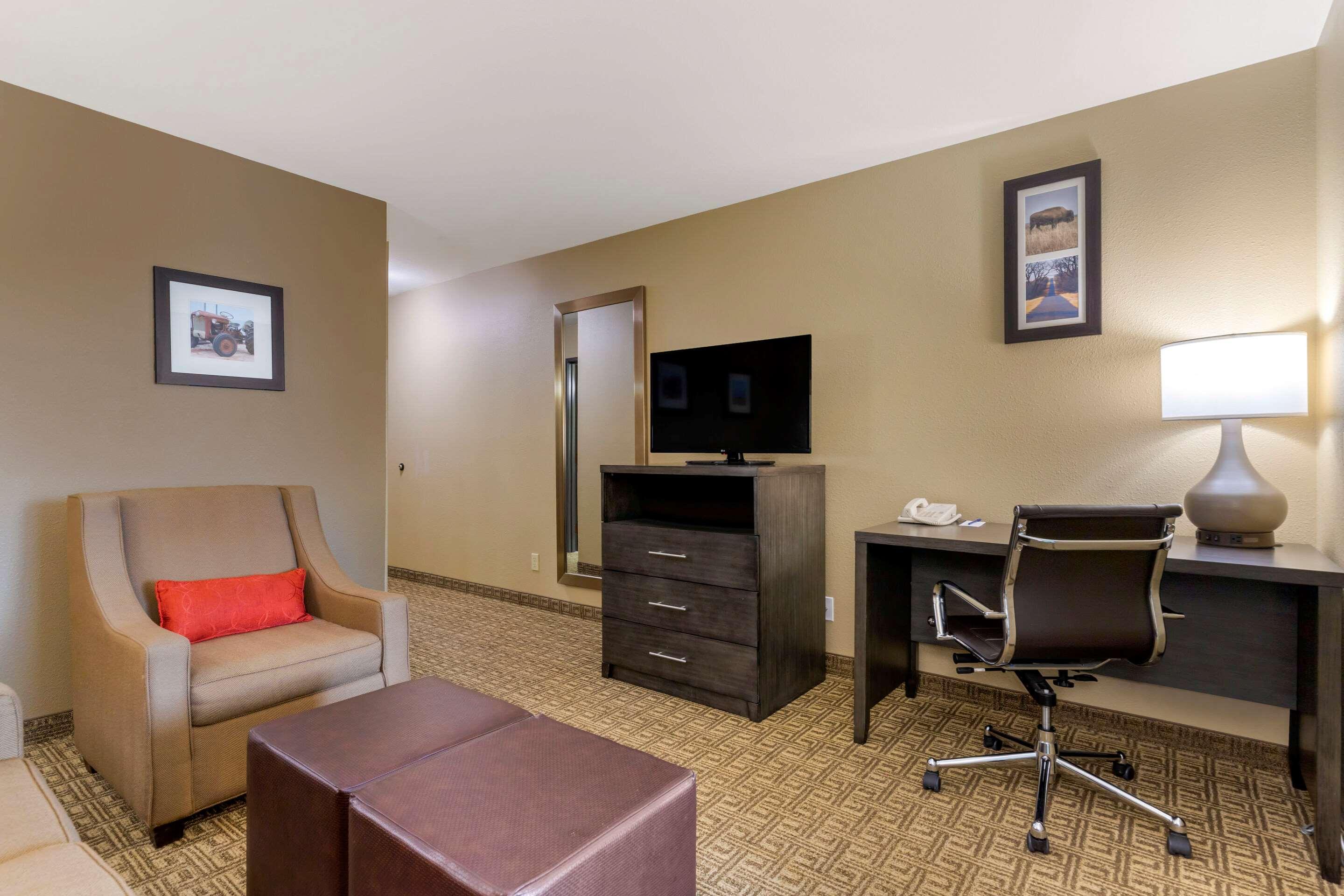 Comfort & Ponca Near Marland Mansion 3*